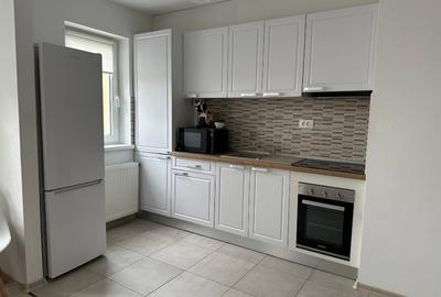 Apartament cu 2 camere decomandat în Tractorul