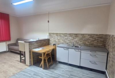 Apartament cu 3 camere semidecomandat în Central - 5