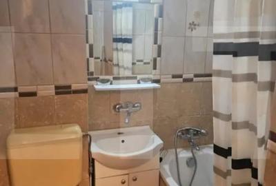 Apartament cu 3 camere semidecomandat în Central - 3