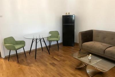 Apartament cu 2 camere semidecomandat, mobilat în Calea Victoriei