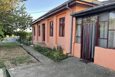 Casă cu 4 camere în Cârna - 4