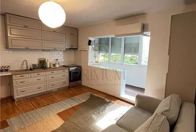 Apartament cu 2 camere semidecomandat, mobilat în Buziașului