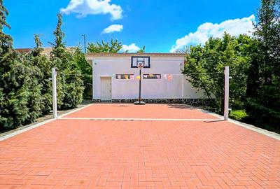 Casă cu 12 camere cu Garaj în Moacșa - 50