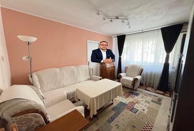 Apartament cu 3 camere semidecomandat în Circumvalațiunii