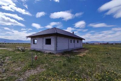 Casă individuală cu 4 camere cu Canalizare în Lăzarea - 5