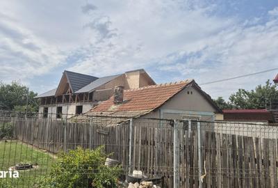 Casă cu 4 camere cu Teren 976 Mp în Lumina