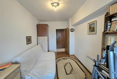 Apartament cu 3 camere decomandat în 1 Mai - 5