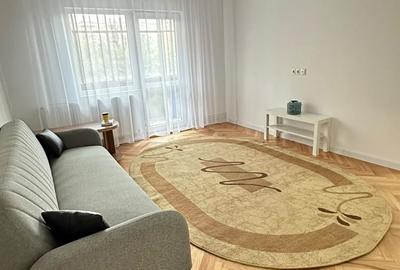 Apartament cu 3 camere semidecomandat în Grigorescu