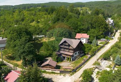 Hotel/Pensiune, de 636 mp, în Moroeni - 1