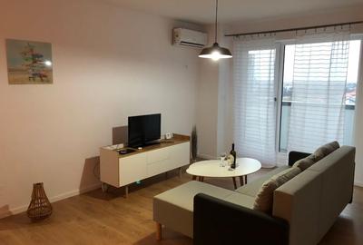 Apartament cu 2 camere semidecomandat, mobilat în Torontalului