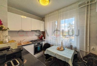 Apartament cu 3 camere decomandat, mobilat în Iris