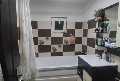 Apartament cu 3 camere decomandat în Central - 1