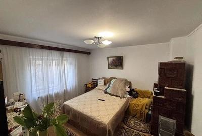 Casă cu 3 camere în Central