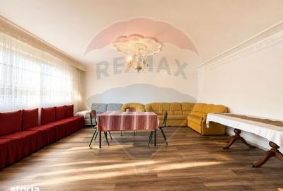 Casă cu 9 camere cu Teren 472 Mp în CFR - 10