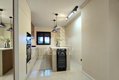 Apartament cu 3 camere semidecomandat, mobilat în Aurel Vlaicu
