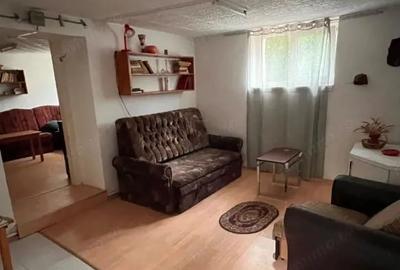 Casă cu 5 camere cu Teren 450 Mp în Florilor