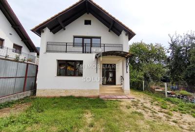 Casă individuală cu 4 camere cu Canalizare în Valea Borcutului