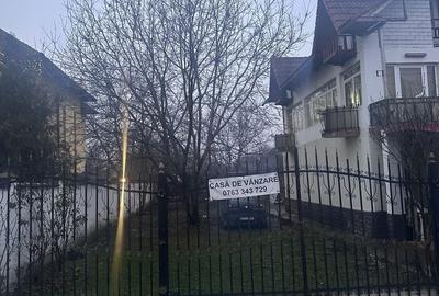 Casă cu 4 camere în Central - 2