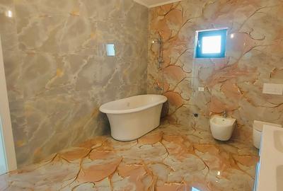 Casă individuală cu 5 camere cu Canalizare în Periferie - 34