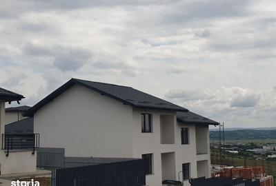 Casă cu 4 camere cu Teren 250 Mp în Valea Lupului