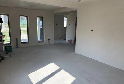 Casă cu 4 camere cu Teren 520 Mp în Central - 3