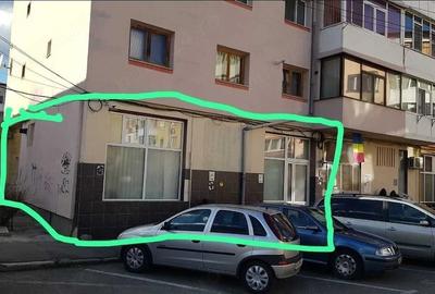 Spațiu comercial, de 49 mp, în Central - 4