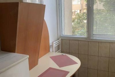 Apartament cu 2 camere decomandat în Podu Roș
