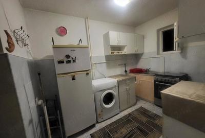 Apartament cu 2 camere semidecomandat în Podu Roș