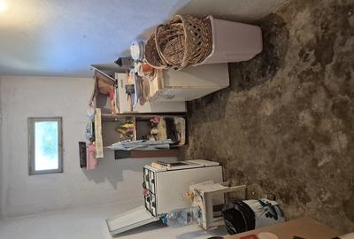 Casă cu 3 camere cu Teren 1500 Mp în Cândești