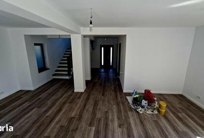 Casă cu 4 camere cu Teren 500 Mp în Bascov