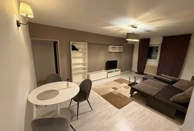 Apartament cu 3 camere semidecomandat, mobilat în Văcăresti