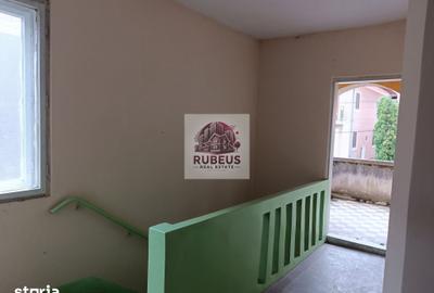 Casă cu 6 camere cu Teren 284 Mp în Central