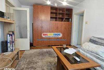 Apartament cu 3 camere semidecomandat în Micro 9
