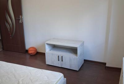 Apartament cu 2 camere decomandat în Decebal