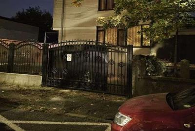 Casă cu 10 camere cu Teren 800 Mp în Berceni