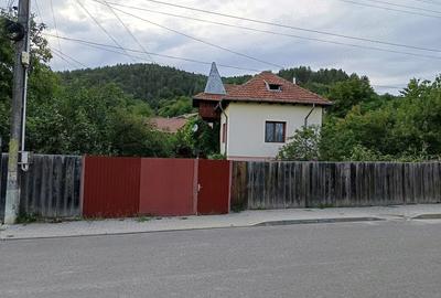 Casă cu 3 camere cu Teren 543 Mp în Central