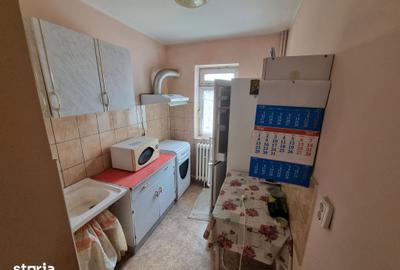 Apartament cu 3 camere în Km 4