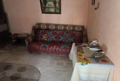 Casă cu 5 camere cu Teren 747 Mp în Gropeni