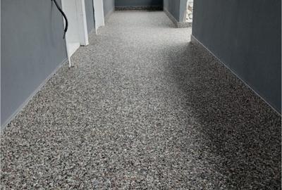 Casă cu 2 camere în Bunești (Cotmeana)