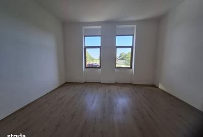 Casă cu 4 camere în Central - 2