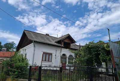 Casă cu 4 camere în Valea Siliștii