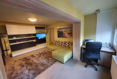Apartament cu 3 camere semidecomandat, mobilat în Complex Studențesc - 1