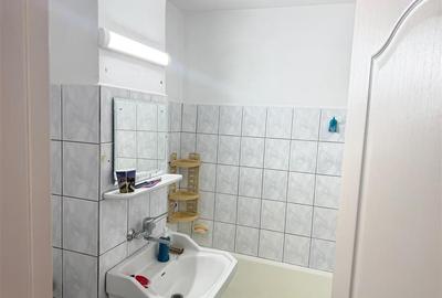 Apartament cu 2 camere decomandat în 9 Mai - 8