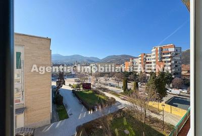 Apartament cu 2 camere semidecomandat în Ultracentral