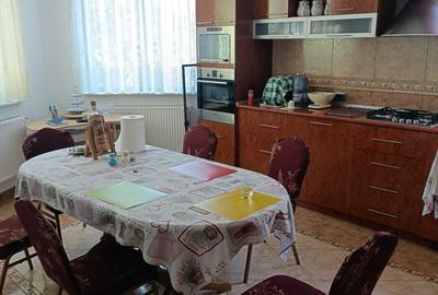 Casă cu 4 camere în Mofleni - 2