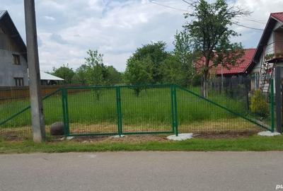 Teren de 2300 mp, în Brebu