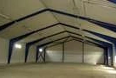 Spațiu comercial, de 1,000 mp, în Tărlungeni