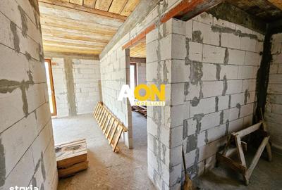 Casă cu 4 camere cu Teren 301 Mp în Micești