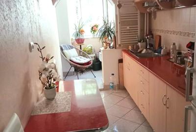 Garsonieră decomandată în Rogerius