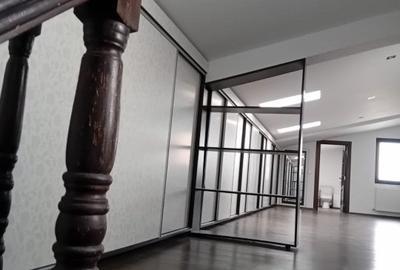 Casă individuală cu 10 camere cu Canalizare în Moșilor - 13